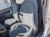 Personenauto toyota, yaris 1.3-16v vvt-i sol, grijs, bouwjaar 2000 - afbeelding 22 van  45