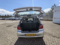 Personenauto toyota, yaris 1.3-16v vvt-i sol, grijs, bouwjaar 2000 - afbeelding 24 van  45