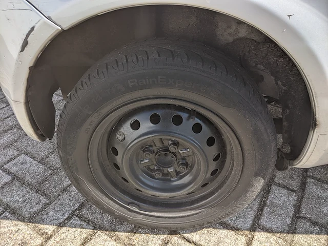 Personenauto toyota, yaris 1.3-16v vvt-i sol, grijs, bouwjaar 2000 - afbeelding 35 van  45