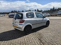 Personenauto toyota, yaris 1.3-16v vvt-i sol, grijs, bouwjaar 2000 - afbeelding 6 van  45
