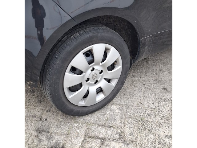 Personenauto toyota , yaris 1.3, bouwjaar 2006 - afbeelding 2 van  32