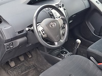 Personenauto toyota , yaris 1.3, bouwjaar 2006 - afbeelding 4 van  32