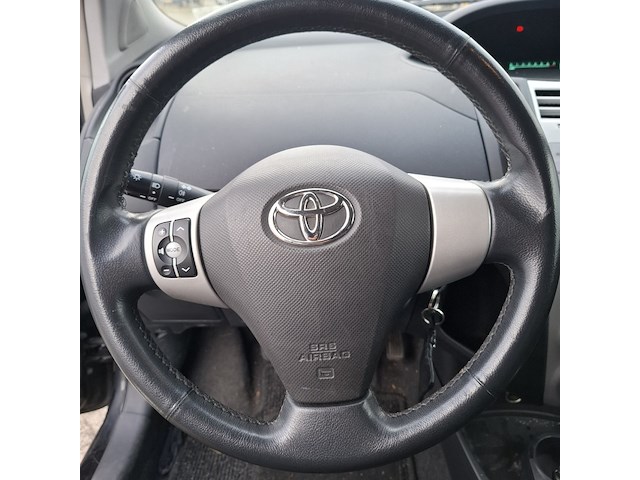 Personenauto toyota , yaris 1.3, bouwjaar 2006 - afbeelding 7 van  32