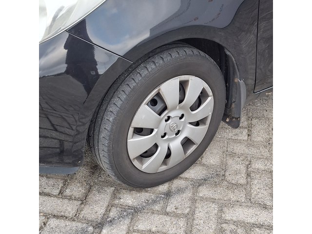 Personenauto toyota , yaris 1.3, bouwjaar 2006 - afbeelding 31 van  32