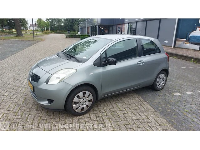 Personenauto toyota, yaris 1.3 vvti sol mmt, grijs, bouwjaar 2007 - afbeelding 1 van  31