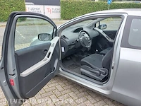 Personenauto toyota, yaris 1.3 vvti sol mmt, grijs, bouwjaar 2007 - afbeelding 16 van  31