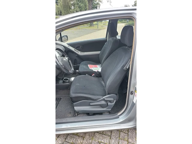 Personenauto toyota, yaris 1.3 vvti sol mmt, grijs, bouwjaar 2007 - afbeelding 17 van  31