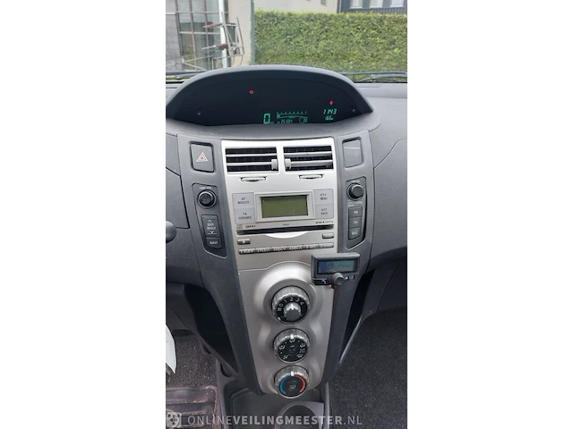 Personenauto toyota, yaris 1.3 vvti sol mmt, grijs, bouwjaar 2007 - afbeelding 20 van  31