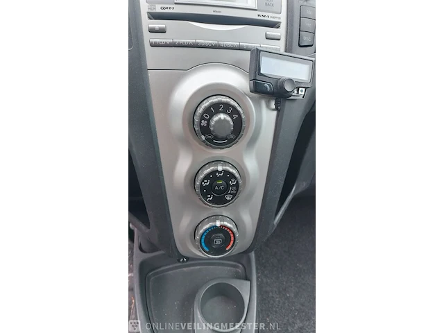Personenauto toyota, yaris 1.3 vvti sol mmt, grijs, bouwjaar 2007 - afbeelding 21 van  31