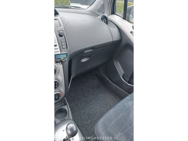 Personenauto toyota, yaris 1.3 vvti sol mmt, grijs, bouwjaar 2007 - afbeelding 24 van  31