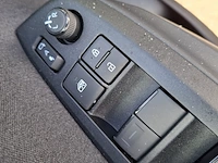 Personenauto toyota, yaris cross 1.5 hybrid, blauw, bouwjaar 2023 - afbeelding 15 van  27