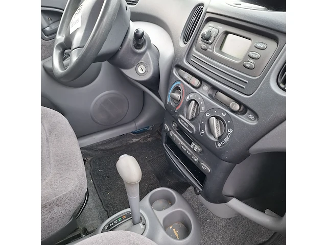 Personenauto toyota, yaris verso 1.3-16v vvti sol, bouwjaar 2000 - afbeelding 21 van  39