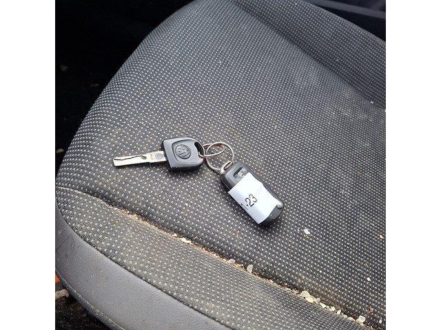 Personenauto volkswagen, 1.0 high up! bluemotion, wit, bouwjaar 2012 - afbeelding 8 van  49