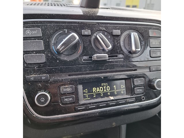 Personenauto volkswagen, 1.0 high up! bluemotion, wit, bouwjaar 2012 - afbeelding 13 van  49