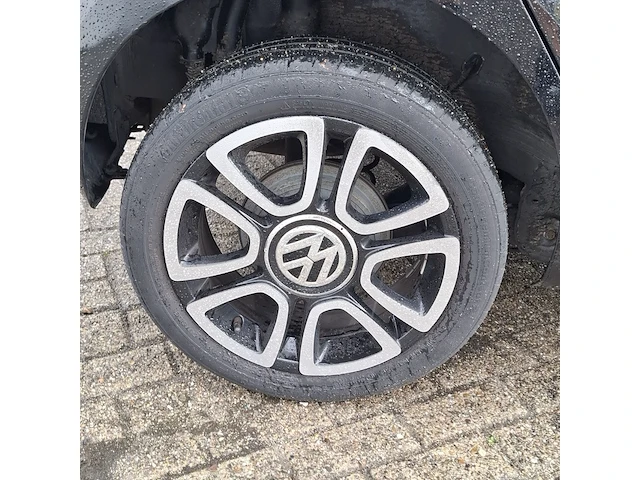 Personenauto volkswagen, 1.0 high up! bluemotion, zwart, bouwjaar 2014 - afbeelding 5 van  50