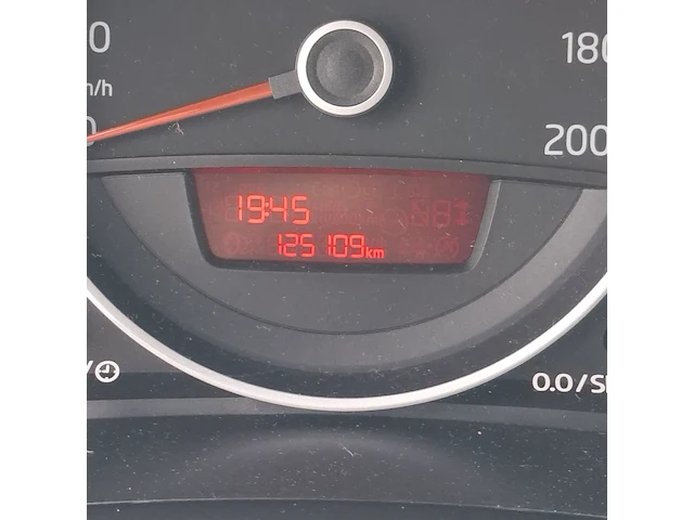 Personenauto volkswagen, 1.0 high up! bluemotion, zwart, bouwjaar 2014 - afbeelding 11 van  50