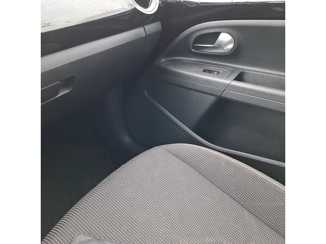 Personenauto volkswagen, 1.0 high up! bluemotion, zwart, bouwjaar 2014 - afbeelding 19 van  50