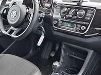 Personenauto volkswagen, 1.0 high up! bluemotion, zwart, bouwjaar 2014 - afbeelding 30 van  50