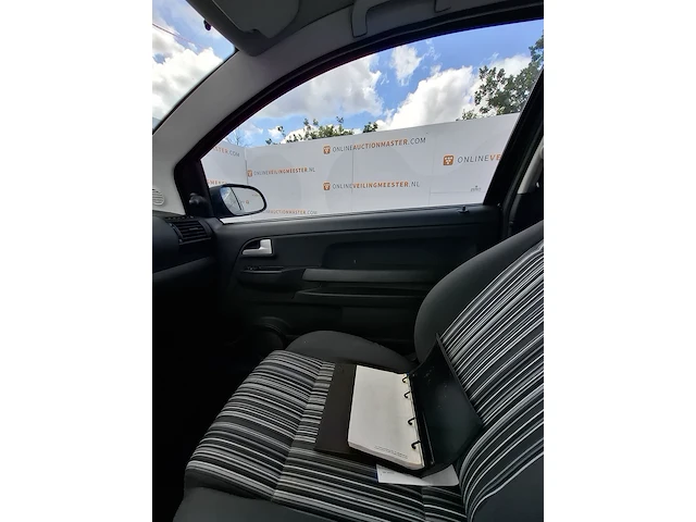 Personenauto volkswagen, fox 1.4 trendline, bouwjaar 2003 - afbeelding 8 van  28