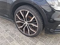Personenauto volkswagen, golf 1.0 tsi, zwart, bouwjaar 2018 - afbeelding 2 van  48