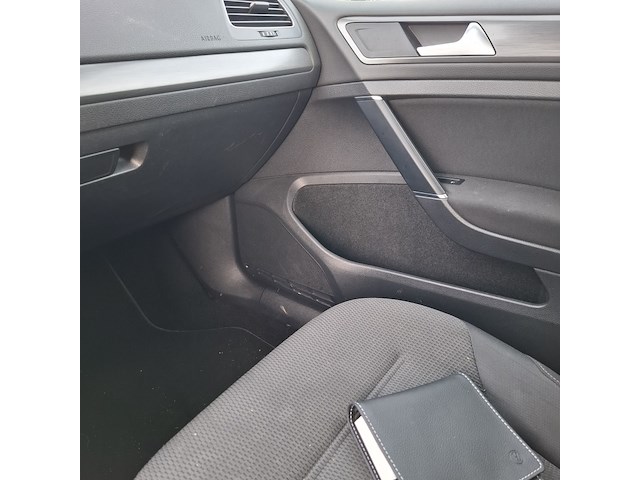 Personenauto volkswagen, golf 1.0 tsi, zwart, bouwjaar 2018 - afbeelding 17 van  48