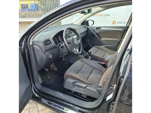 Personenauto volkswagen, golf 1.2tsi trendline, zwart, bouwjaar 2011 - afbeelding 14 van  31