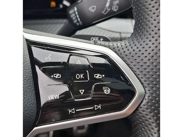 Personenauto volkswagen, golf 1.5 etsi r-line, bouwjaar 2021 - afbeelding 24 van  77