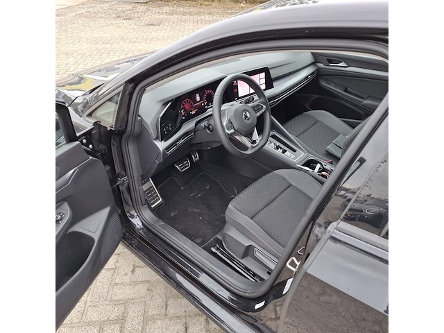 Personenauto volkswagen, golf 1.5 etsi, zwart, bouwjaar 2023 - afbeelding 2 van  50
