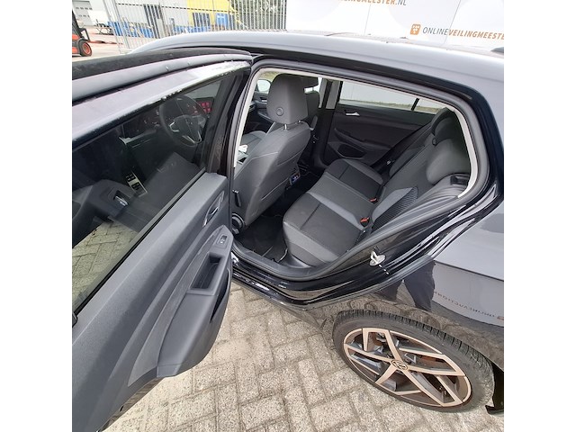 Personenauto volkswagen, golf 1.5 etsi, zwart, bouwjaar 2023 - afbeelding 16 van  50