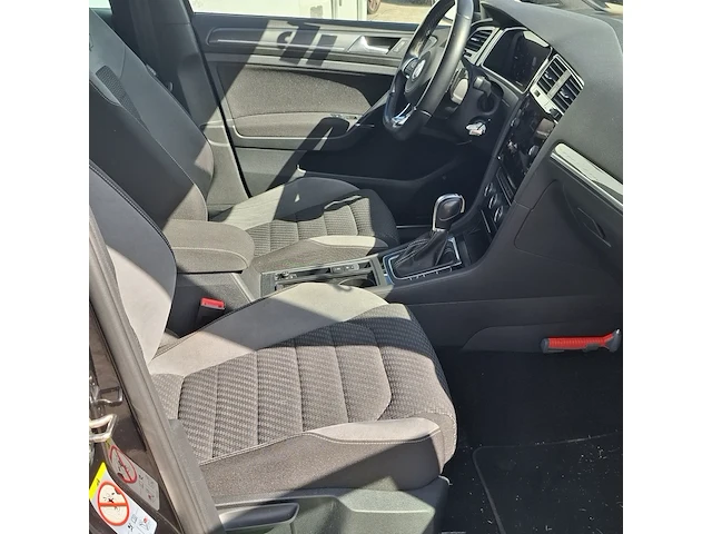 Personenauto, volkswagen, golf 1.5 tsi highline business r , 2018 - afbeelding 35 van  53
