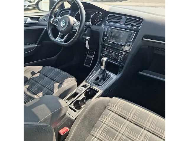 Personenauto volkswagen, golf 2.0 tdi dsg carbon steel grey, bouwjaar 2016 - afbeelding 32 van  49
