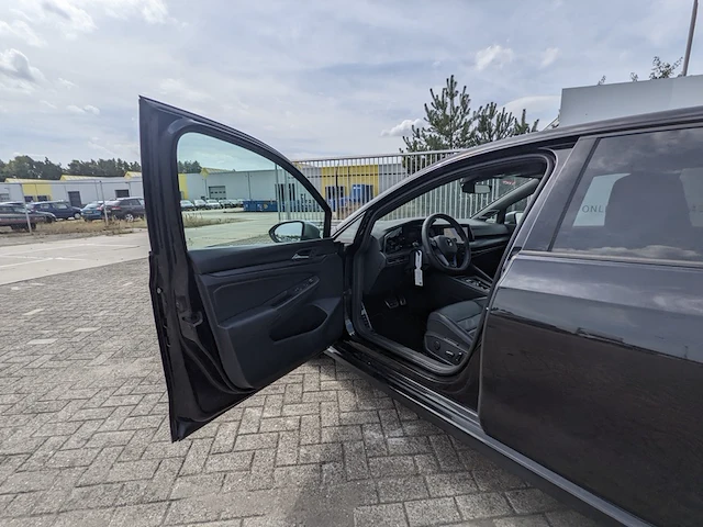 Personenauto volkswagen, golf 2.0 tsi r 4-motion, zwart, bouwjaar 2021 - afbeelding 5 van  45