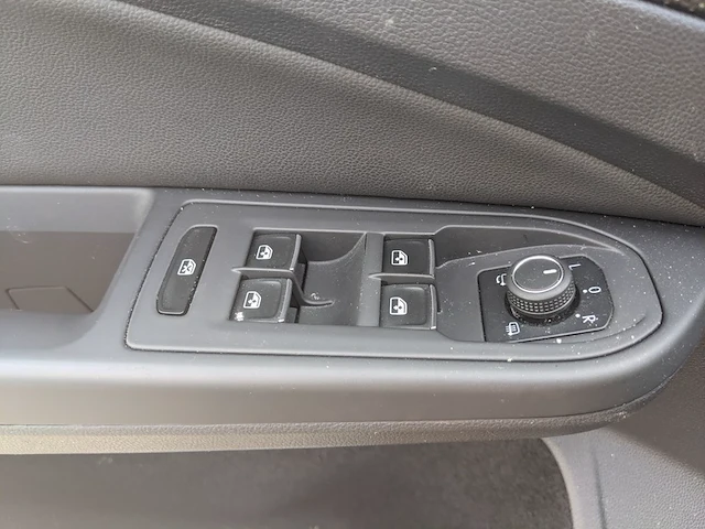 Personenauto volkswagen, golf 2.0 tsi r 4-motion, zwart, bouwjaar 2021 - afbeelding 19 van  45