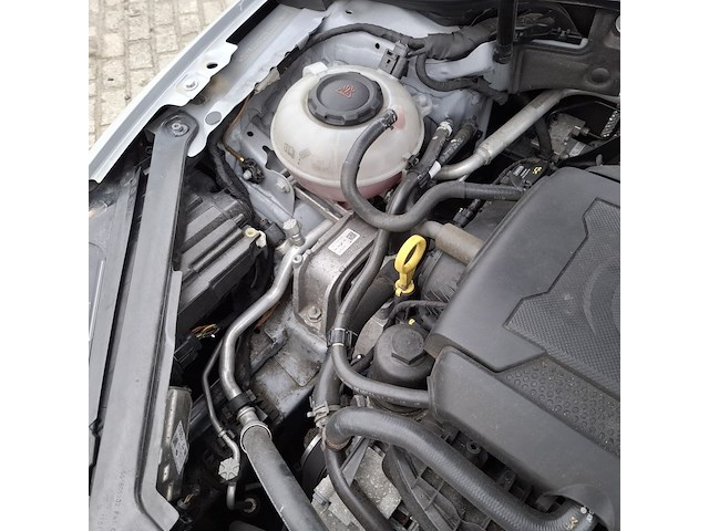 Personenauto, volkswagen, golf gti 2.0, 2018 - afbeelding 37 van  46