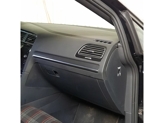 Personenauto volkswagen, golf gti, zwart, bouwjaar 2017 - afbeelding 37 van  50