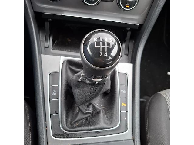 Personenauto volkswagen, golf tdi - afbeelding 13 van  34