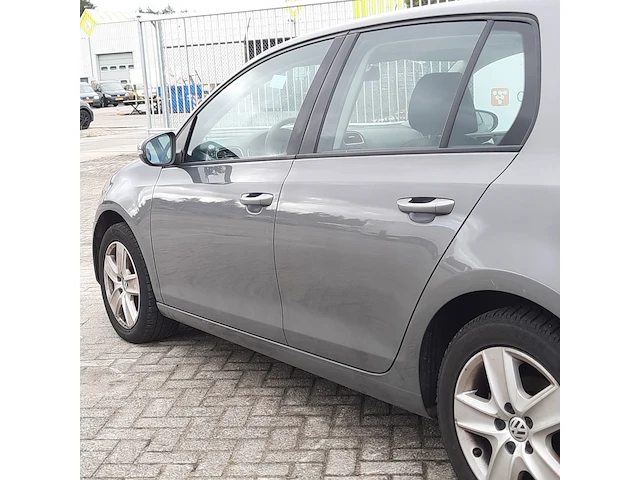 Personenauto volkswagen, golf - afbeelding 3 van  60