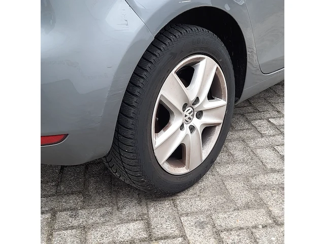 Personenauto volkswagen, golf - afbeelding 6 van  60