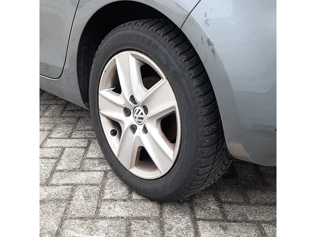 Personenauto volkswagen, golf - afbeelding 15 van  60