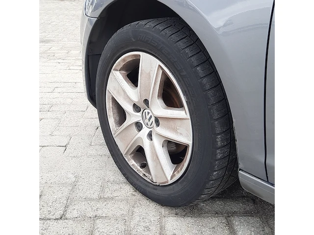 Personenauto volkswagen, golf - afbeelding 16 van  60