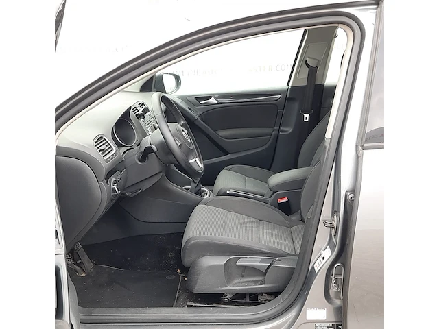 Personenauto volkswagen, golf - afbeelding 22 van  60
