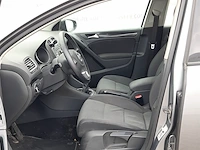 Personenauto volkswagen, golf - afbeelding 22 van  60