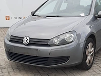 Personenauto volkswagen, golf - afbeelding 12 van  60
