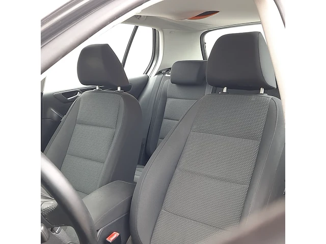 Personenauto volkswagen, golf - afbeelding 24 van  60