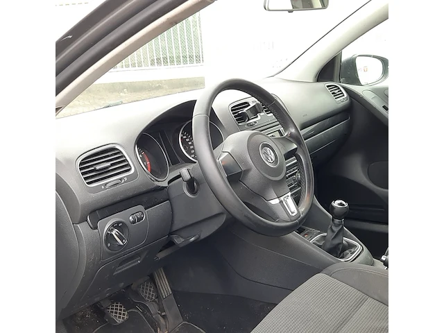 Personenauto volkswagen, golf - afbeelding 26 van  60