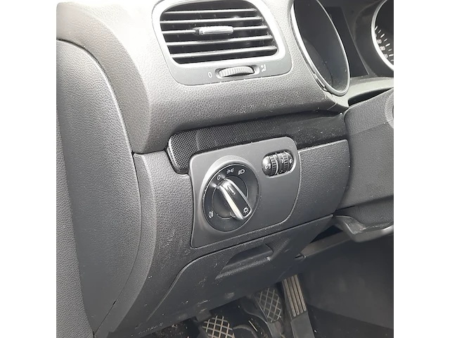 Personenauto volkswagen, golf - afbeelding 28 van  60