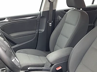 Personenauto volkswagen, golf - afbeelding 32 van  60