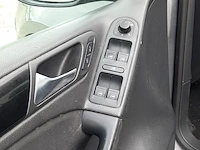 Personenauto volkswagen, golf - afbeelding 35 van  60