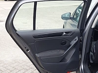 Personenauto volkswagen, golf - afbeelding 36 van  60