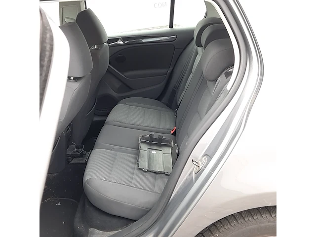 Personenauto volkswagen, golf - afbeelding 38 van  60